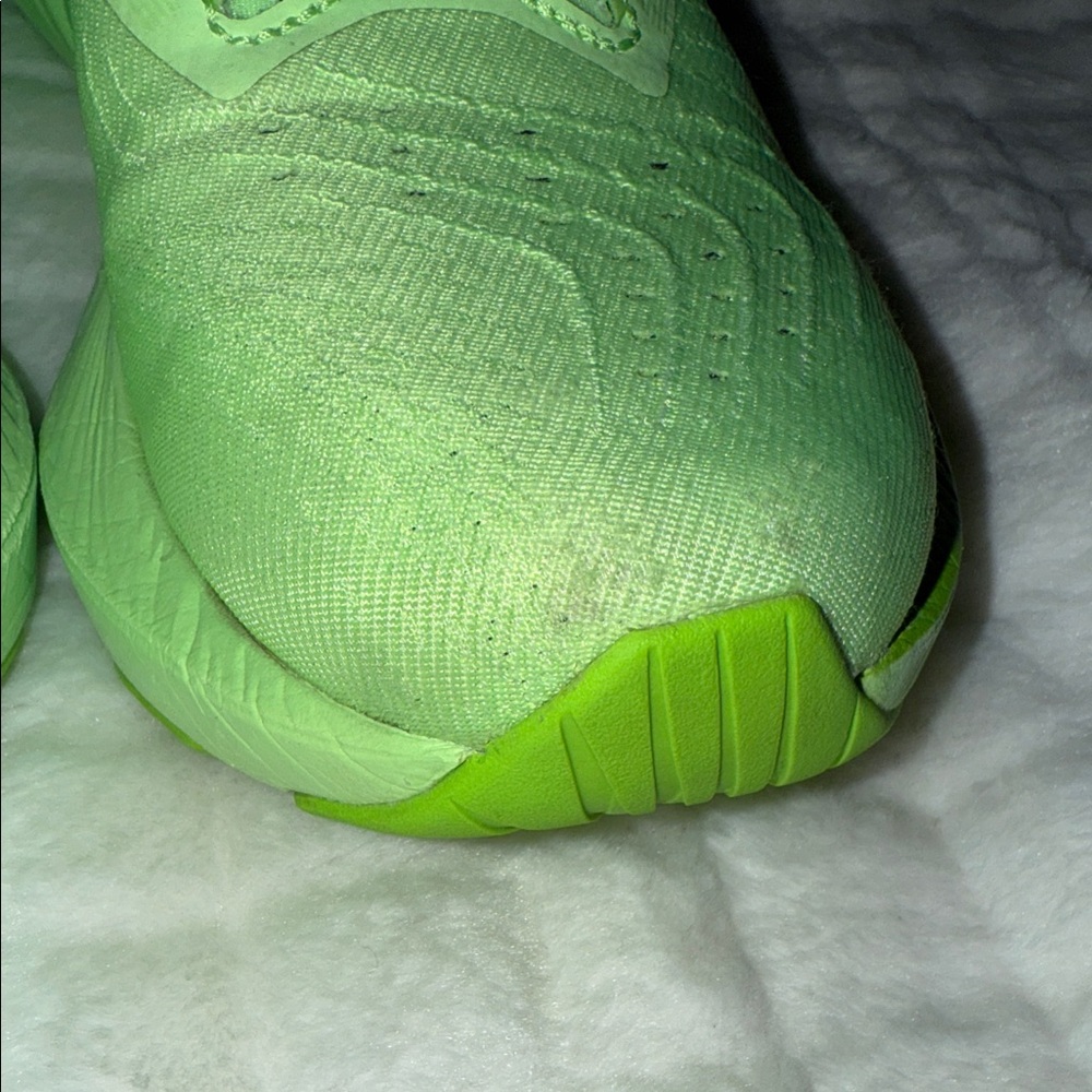 ASICS Novablast 4 Illuminate Green Running Shoes W9.5 2023 - Picture 6 of 16